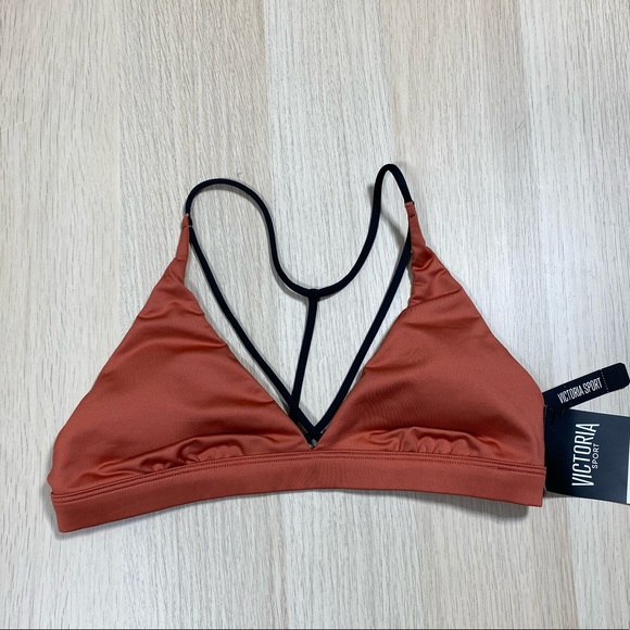 NWT Victoria Secret Sports Bra - Picture 1 of 2